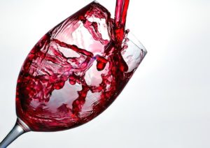 Consommer un verre de vin par jour fait baisser le taux de cholestérol